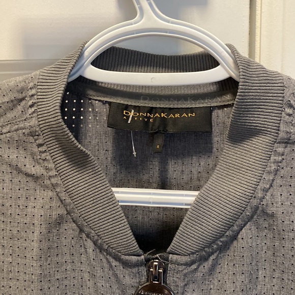 💥💥 SOLD 💥💥 Donna Karan lightweight grey front zip jacket size small. - Picture 5 of 9